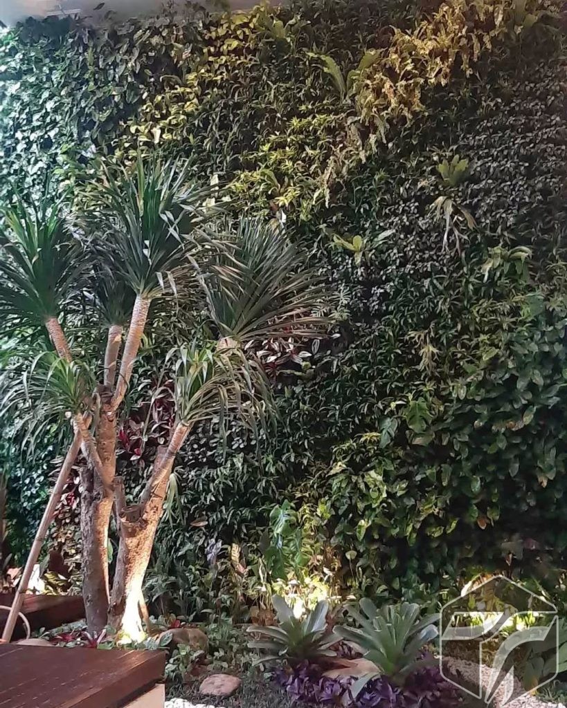 Jasa Pembuatan Taman Vertical Garden